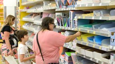 Na nákup školských pomôcok je ešte stále čas. Vystrojiť prváčika vás však nevyjde lacno