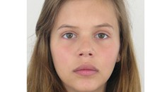 Iba 17-ročná Nina opustila dvojročného synčeka. Pomôžte ju nájsť