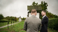 Kauza okolo vojenského cintorína v Ladomírovej stále žije. Miesto teraz navštívil premiér