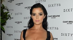 Playmate sa medzi ľudí obliekla ako lacná spoločníčka. Nikto sa jej do očí nepozrel