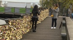 Most umenia v Paríži je v ohrození. Zámky na ňom sú údajne nebezpečné