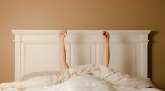 Spíte menej ako šesť alebo viac ako deväť hodín? Tak čítajte, čo to s vami robí