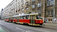 VIDEO: Láskavý skutok vodičky električky. Nemala srdce vyhodiť ženu bez domova do zimy