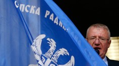 Ultranacionalistu Šešelja zvolili za kandidáta na srbského prezidenta