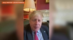 Britský premiér Johnson má aj po týždni zvýšenú teplotu. Zostáva v izolácii