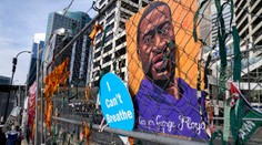 Bývalého policajta Chauvina uznali za vinného z vraždy Floyda