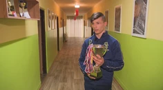 Patrik sa ocitol v detskom domove. Objavil lásku k športu, v ktorom je štvornásobným majstrom SR