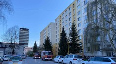 V bytovke v Považskej Bystrici došlo k menšej explozii neznámej výbušniny