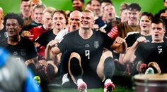 Keď mal päť, spravil svetový rekord, pije ako kozmonaut. Najdrahší Európan jazdí na traktore a kope zemiaky (príbeh)