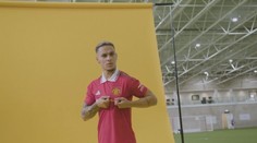 Dúbravka nie je jedinou posilou United. Diabli za poriadny balík ulovili mladíka, ktorý čaruje s loptou