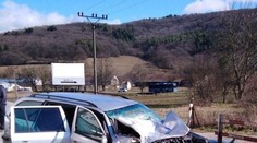 Zrážka auta s nákladným autom v Bzinciach pod Javorinou si vyžiadala život vodiča (†41)