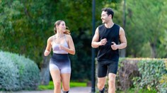 Cvičiť nalačno alebo až po raňajkách? Odborníci vysvetlili, čo naozaj pomáha schudnúť