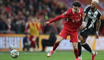 VIDEO-Carabao Cup: Newcastle oslavuje triumf. Dúbravka má na trofeji leví podiel, hoci finále nechytal