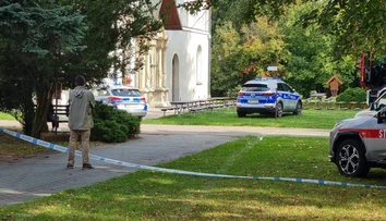 Krvavá dráma počas omše v Poľsku. Podozrivým z útoku, pri ktorom zahynuli dvaja kňazi, je Ukrajinec