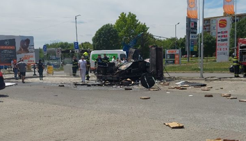 FOTO: Ľudia vybehli v poslednej chvíli. Na strednom Slovensku explodoval stánok s langošmi