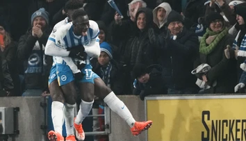 Chelsea nestačila na Brighton a ani raz neskórovala. Dvojgólový hrdina Minteh zariadil pohodlný triumf