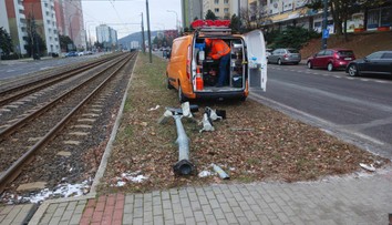 Auto, ktorým Danko zdemoloval semafor, kupuje slovenské mesto. Tajomník strany prezradil, že nechceli, aby im nosilo nešťastie