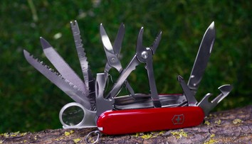 Švajčiarsky armádny nôž sa po sto rokoch dočká zásadnej novinky. Výrobca reaguje na zmeny vo svete