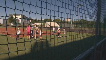 Hoci sa sezóna letných táborov už začala, mnohé sú poloprázdne. Rodičom prekáža jedna vec