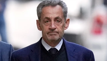 Súd nariadil prepustenie Nicolasa Sarkozyho z väzenia