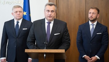 Nielen premiér či exprezidentka. Tu sú ďalší najlepšie zarábajúci politici