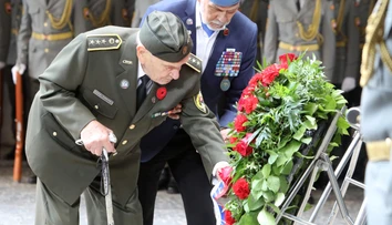 „Ráno sme nevedeli, kto z nás dožije večera a večer kto rána.“ Na oslavách výročia SNP zneli silné spomienky veteránov