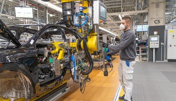 Firmy, ktoré počas pandémie udržali pracovné miesta, dostávali menej. Rezort práce priznal chybu