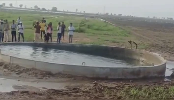 VIDEO: Prírodný úkaz alebo predtucha katastrofy? Živá studňa v Indii sa stala magnetom pre davy