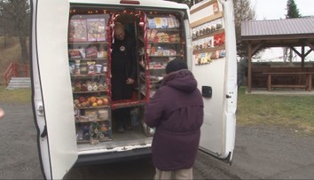 Do dedín, kde nemajú potraviny, jazdia pojazdné predajne. Po novom dostanú dotácie