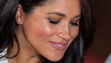 Meghan oslávila prvý Deň matiek.  Zverejnila movú fotku malého Archieho