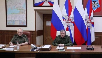 Ruské ambície zostávajú neuspokojené, Gerasimov hovorí o jesennej ofenzíve. Mapa za ním vyvoláva viacero otázok