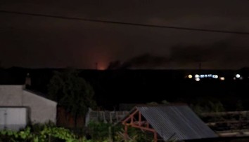 V Budmericiach horela skládka chemického odpadu. Obyvatelia si museli pozatvárať okná