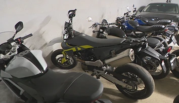 Takmer nové motorky idú do dražby za pár tisíc eur. Štát ich zhabal neplatičom
