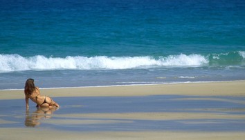 Víkend bude v populárnej dovolenkovej destinácii náročný. Úrady varujú pred extrémnym rizikom UV žiarenia