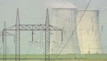 Cenu elektriny pre domácnosti zastropovali aj na ďalší rok. Pomoci sa dočkajú aj samosprávy