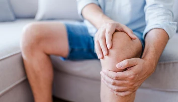 Príznaky, ktoré signalizujú artritídu. Neignorujte ich, včasná diagnostika vás ušetrí mnohej bolesti