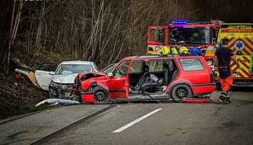 Čelná zrážka na východe Slovenska. Zasahujú všetky záchranné zložky