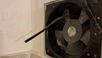 Týždne ju mal pri sprchovaní sledovať sused cez skrytú kameru: V prípade nastal posun