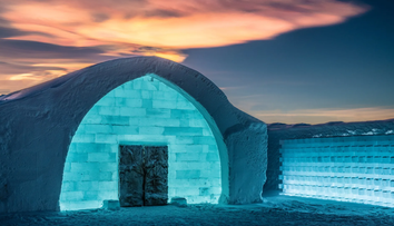 FOTO: Ubytovanie ako v zimnej rozprávke. Sezóna unikátnych hotelov z ľadu je už v plnom prúde