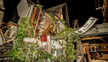 VIDEO: Po kolapse časti hotela v Nemecku hlásia už dve obete. Budova sa môže kedykoľvek úplne zrútiť