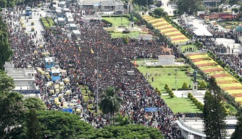 Oslavy kriketového titulu sa zmenili na katastrofu: V tlačenici pred štadiónom zomierali ľudia