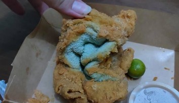 VIDEO: Žena si objednala na donášku rezeň. Po sťažnosti syna neverila, čo našla