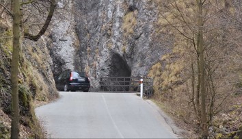 Obľúbené tiesňavy uzavrú: Padajúce skaly ohrozujú turistov aj dopravu