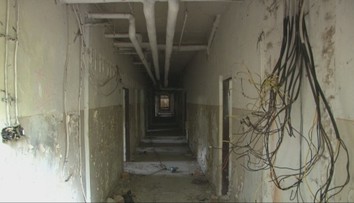 Chátrajúca budova na severovýchode Slovenska zaskočila Youtuberov. Kedysi slúžila ako nemocnica