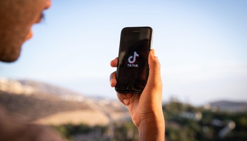 Nečakaná dohra vtipného videa. Matka rozbila dcére (5) vajce o hlavu, teraz jej musí zaplatiť odškodné