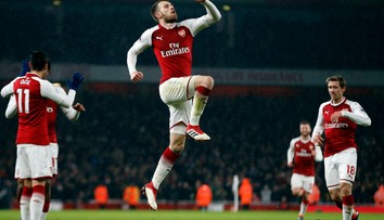 Arsenal s novými posilami zničil Everton, Ramsey zaznamenal hetrik