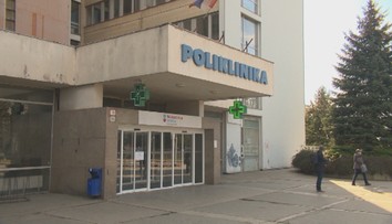 Tvrdý trest pre primára, ktorý nechal pacientku ležať v nemocnici na chodbe v Leviciach