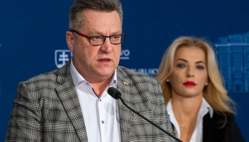 Odpočúvanie a vodičák na polícii. Šéf Fondu na podporu umenia priťahuje pozornosť