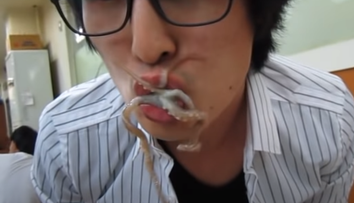 Muž zomrel pri konzumácii juhokorejskej delikatesy. V krku mu uviazla živá chobotnica