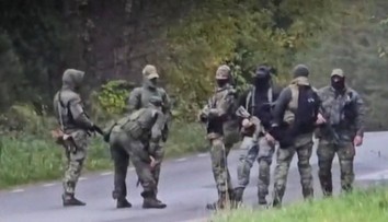 „Malí zelení mužíci“ sa vracajú. Tentoraz pri hraniciach NATO, experti hovoria o novej fáze konfliktu s Ruskom